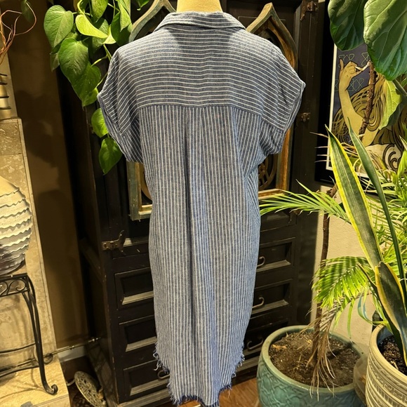 Altar’d state linen blend frayed edge shirt mini dress. Pockets & denim stripe - Picture 7 of 14